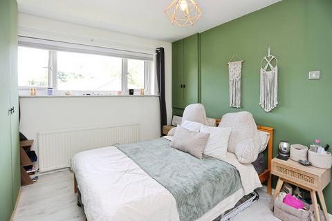 2 bedroom flat for sale, Berwick Avenue, Heaton Mersey, Stockport, SK4