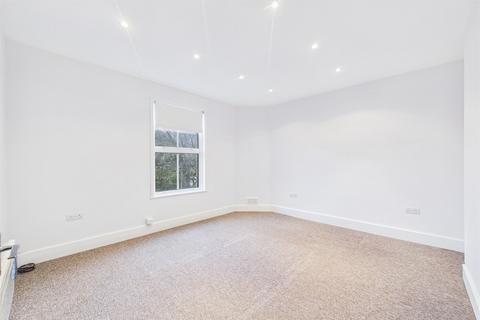 1 bedroom flat to rent, Coombe Avenue, Croydon, CR0