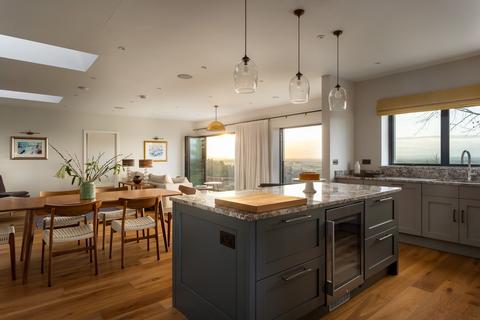 4 bedroom detached house for sale, Cleeve Hill, Cheltenham