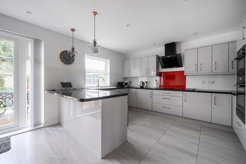 4 bedroom detached bungalow for sale, Hornbeam Close, Aldwick, PO21