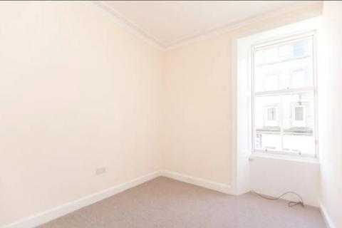 2 bedroom flat to rent, Mertoun Place, Polwarth, Edinburgh, EH11