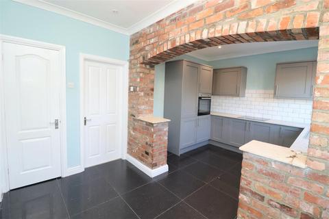 2 bedroom semi-detached house to rent, Cliffe Road, Market Weighton, York