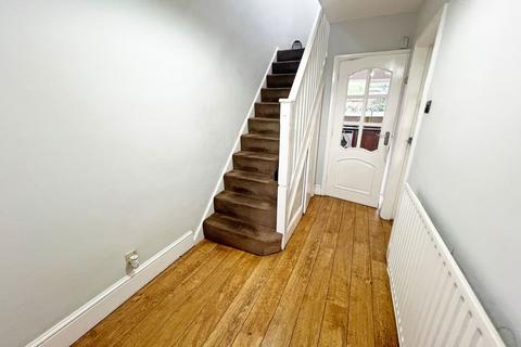 3 bedroom semi-detached house for sale, Coombe Rise, Oadby, Leicester, Leicestershire, LE2 5TX