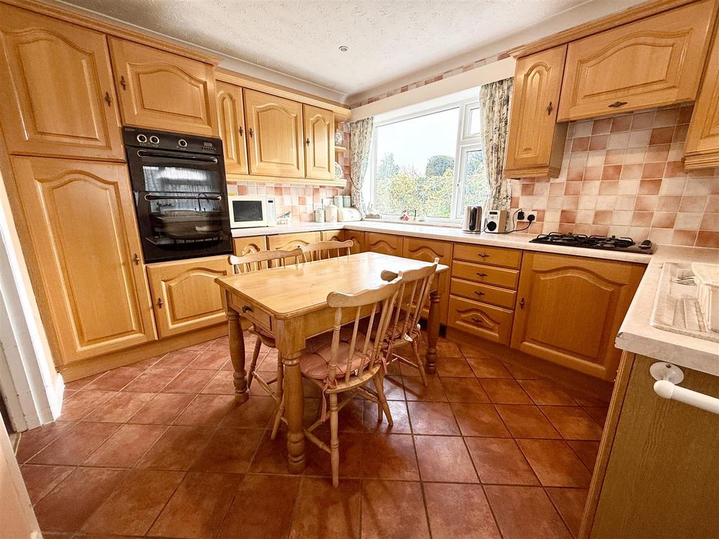 Kitchen dining