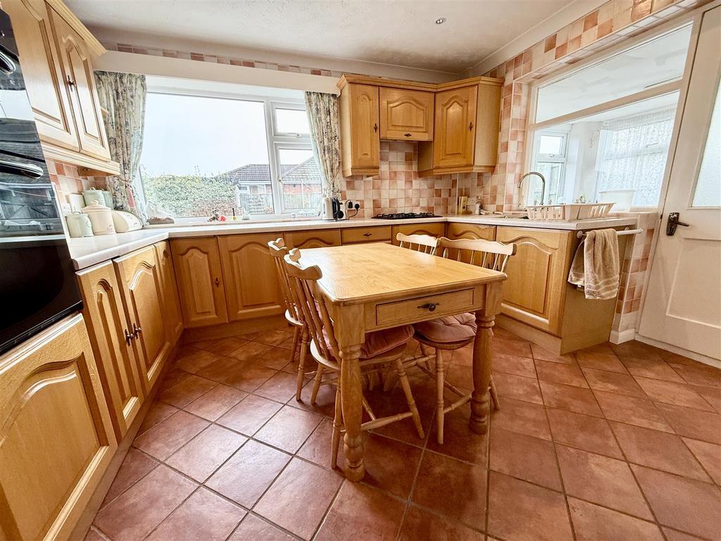 Kitchen dining