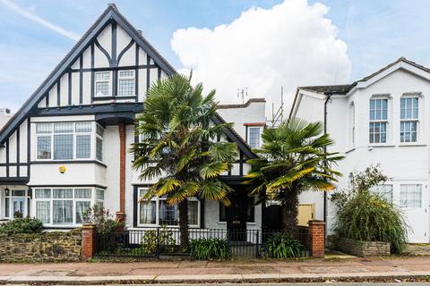 Woodfield Road, Leigh-on-sea, SS9