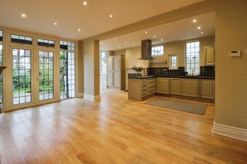 undefined, Woodfield Road, Leigh-on-sea, SS9