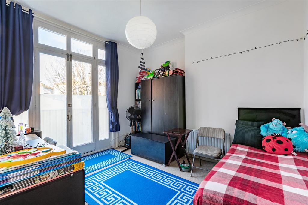 F1 - Bedroom