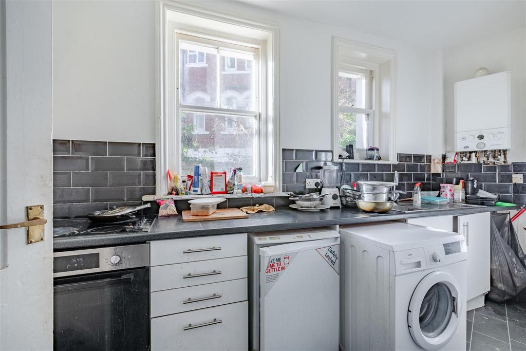 F5 - Kitchen