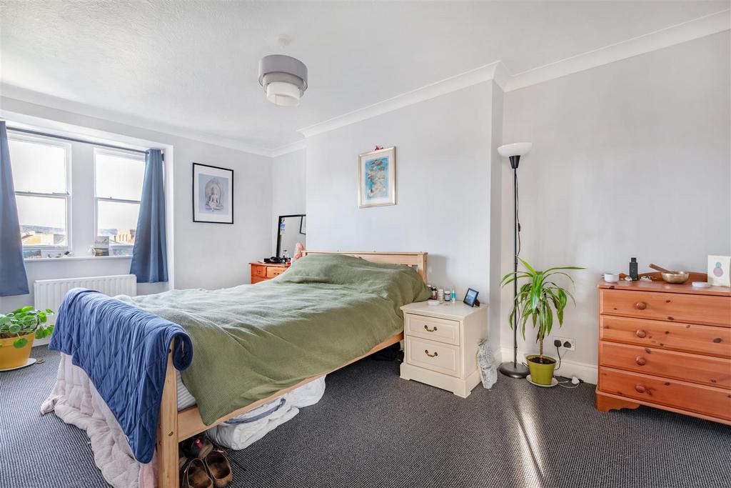F4 - Bedroom
