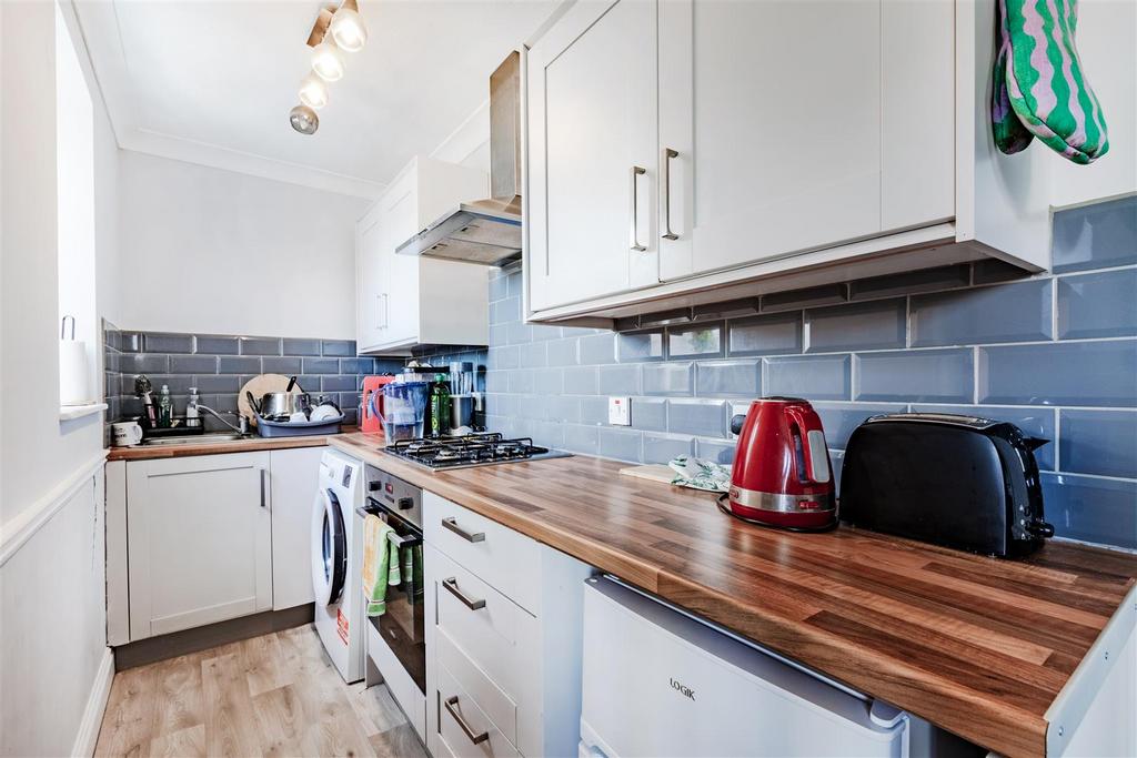 F4 - Kitchen