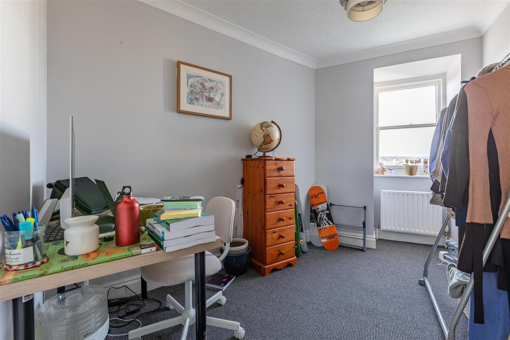 F4 - Bedroom