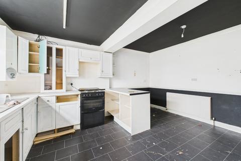 3 bedroom terraced house for sale, Cranbrook Avenue, Hull, HU6 7TX