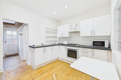 undefined, Raglan Avenue, Raglan Street, Hull,  HU5 2JB