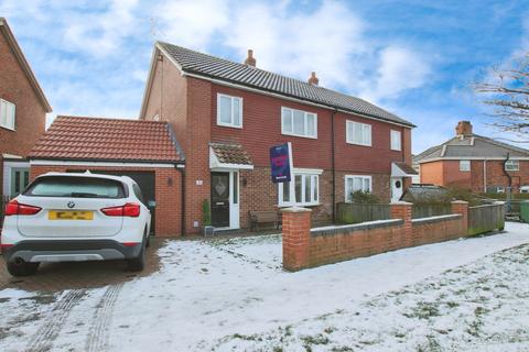 4 bedroom semi-detached house for sale, Oak Tree Estate, Preston, Hull, HU12 8UU