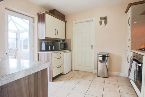 4 bedroom semi-detached house for sale, Oak Tree Estate, Preston, Hull, HU12 8UU