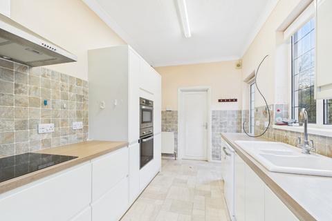 4 bedroom detached bungalow for sale, Carr Lane, Willerby, Hull,  HU10 6JP
