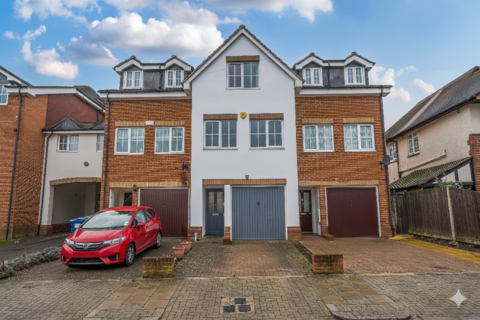 4 bedroom terraced house for sale, Uppingham Avenue, Stanmore, Middlesex