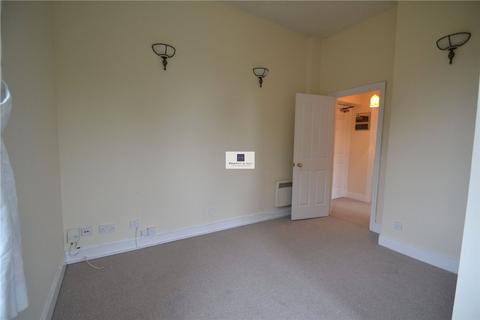 1 bedroom flat to rent, Hallam Close, Watford, WD24