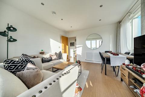3 bedroom flat for sale, Upper North Street, London E14