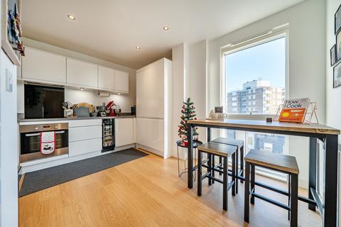 3 bedroom flat for sale, Upper North Street, London E14