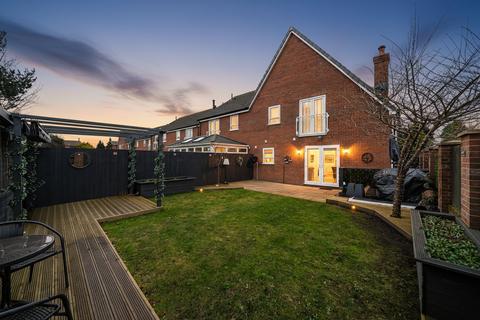 3 bedroom semi-detached house for sale, Summerwood Gardens, Ormskirk L39