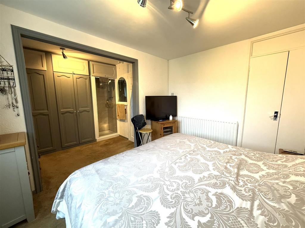 44 jos bed r4.jpeg