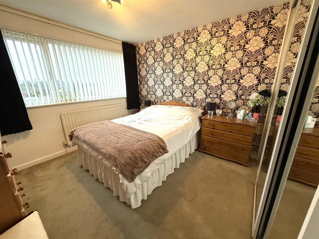 44 joseph bed r.jpeg