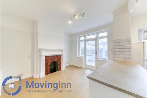 3 bedroom end of terrace house to rent, Brampton Road, Croydon, CR0 6JN