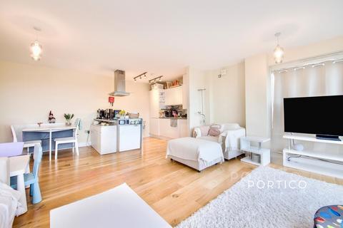 3 bedroom flat to rent, Paul Shekleton House, 40 Trinity Close, E11