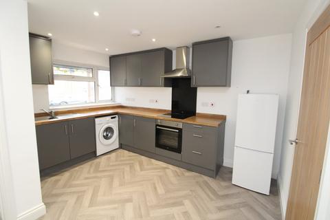 3 bedroom end of terrace house to rent, Silverweed Road, Chatham ME5