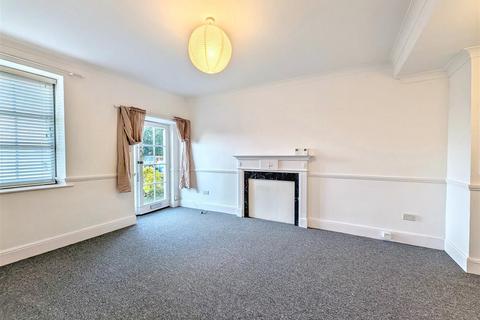 2 bedroom flat for sale, Brigstocke Terrace, Ryde, PO33 2PD
