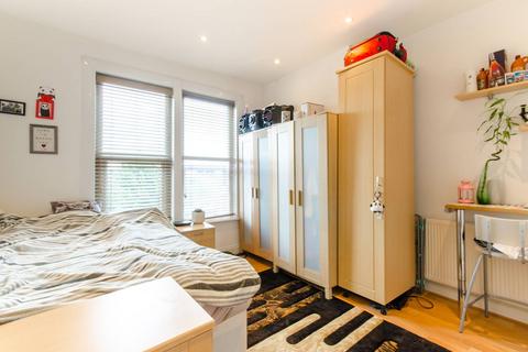 undefined, Ballards Lane N3, Finchley, London, N3