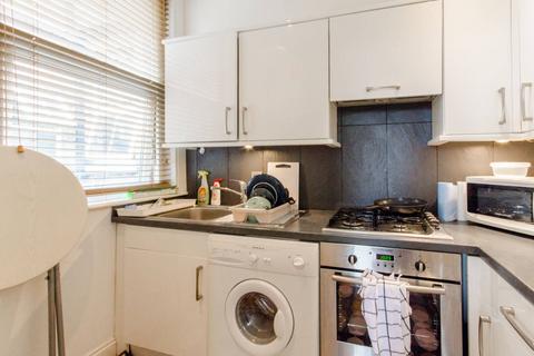 undefined, Ballards Lane N3, Finchley, London, N3