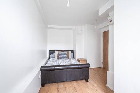2 bedroom flat to rent, Christchurch Avenue, North Finchley, London, N12