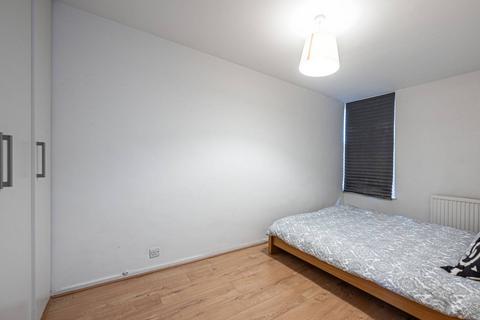 2 bedroom flat to rent, Christchurch Avenue, North Finchley, London, N12