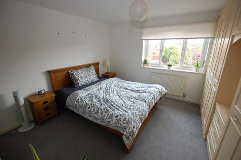4 bedroom detached house to rent, Taunton Lawns, Greater Manchester OL7