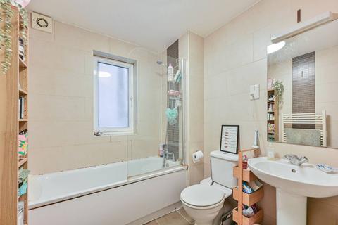 2 bedroom flat to rent, Nettlefold Place, West Norwood, London, SE27