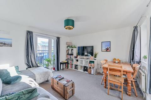 2 bedroom flat to rent, Nettlefold Place, West Norwood, London, SE27