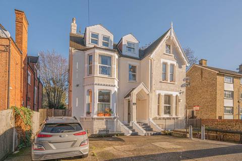 1 bedroom flat to rent, Hopton Road, Streatham, London, SW16