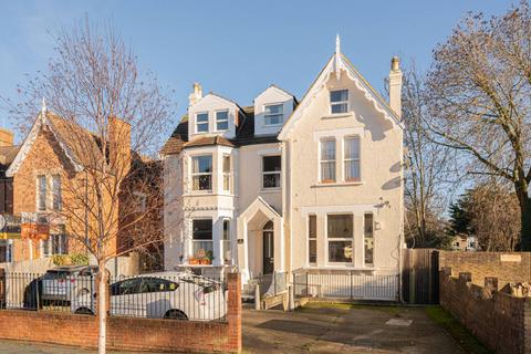 1 bedroom flat to rent, Hopton Road, Streatham, London, SW16