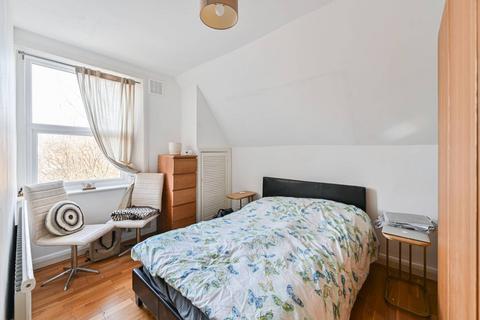 1 bedroom flat to rent, Hopton Road, Streatham, London, SW16