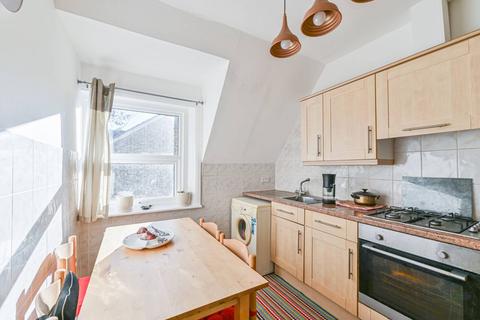 1 bedroom flat to rent, Hopton Road, Streatham, London, SW16