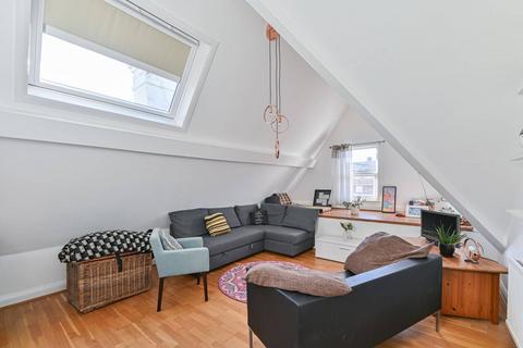 1 bedroom flat to rent, Hopton Road, Streatham, London, SW16