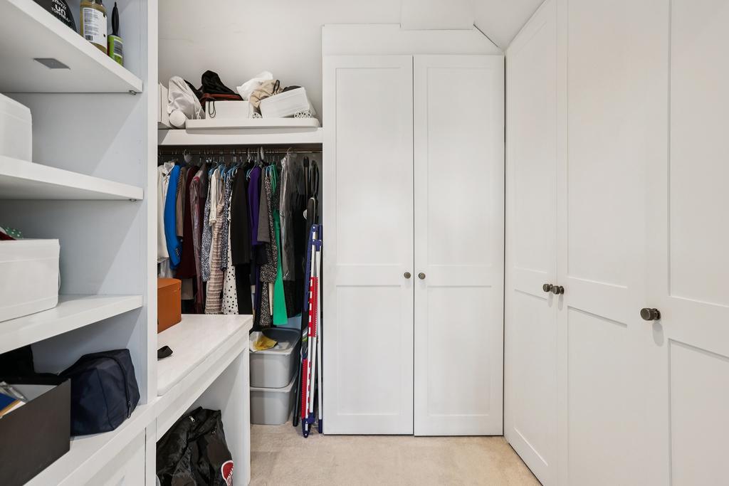 Walk-in Wardrobe