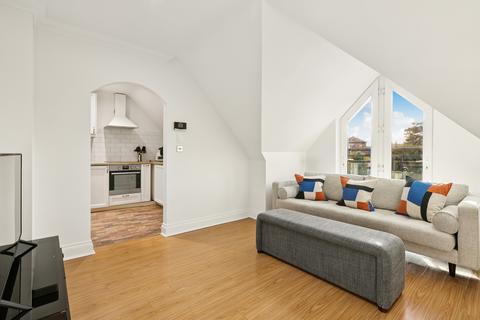 2 bedroom flat for sale, Castlebar Park, Ealing, London, W5