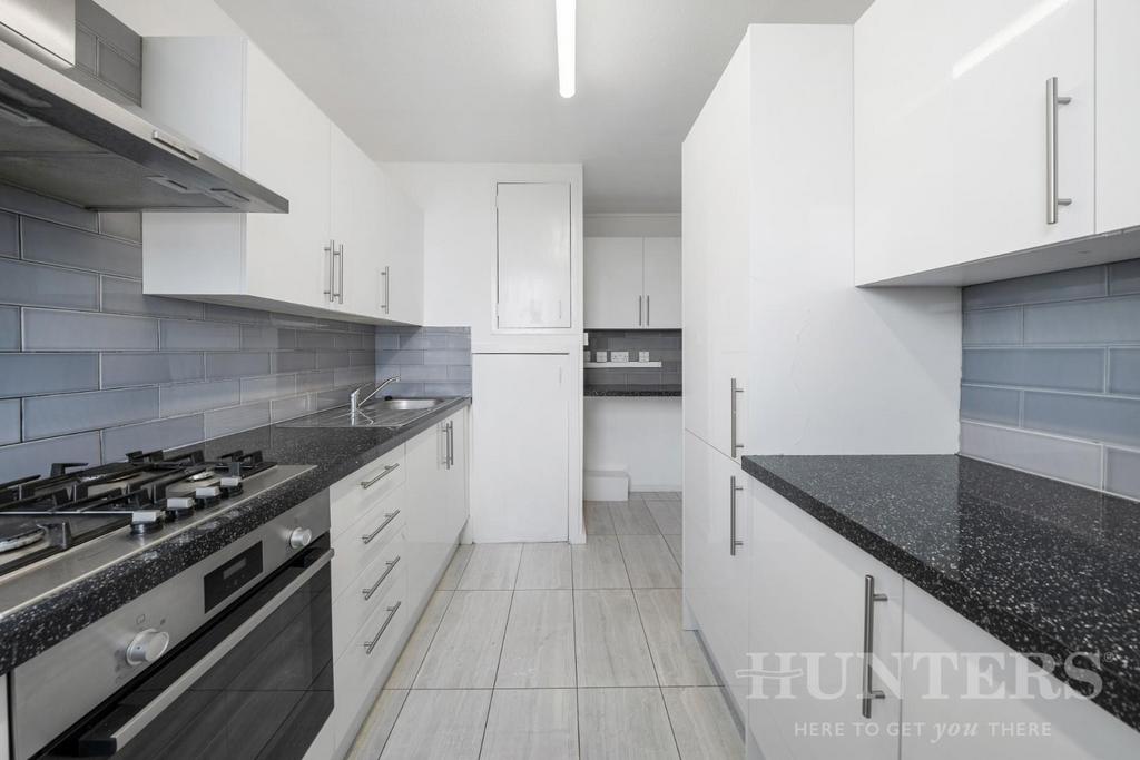 Flat 111, Twyford House N15 6 PB-8.jpg