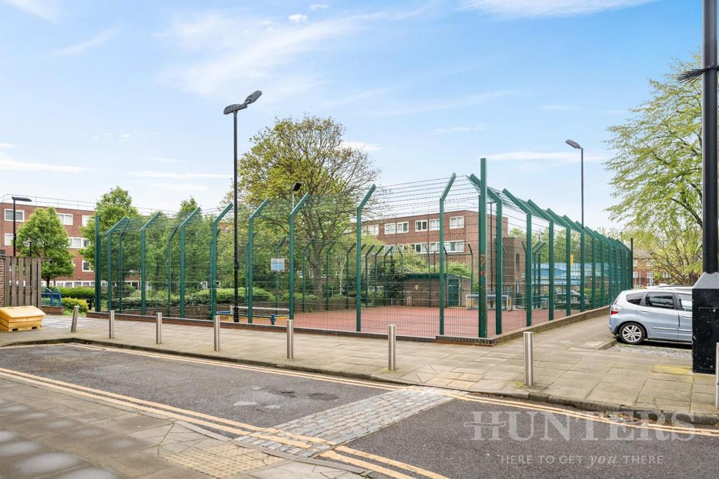 Flat 111, Twyford House N15 6 PB-3.jpg