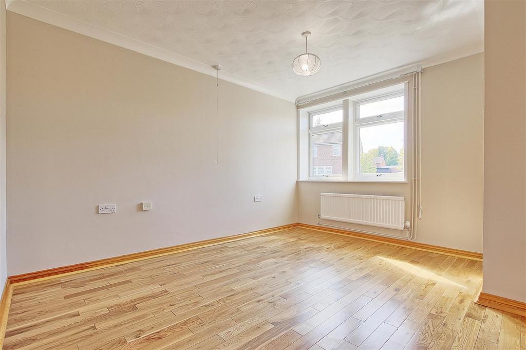 Bedroom 1.jpg