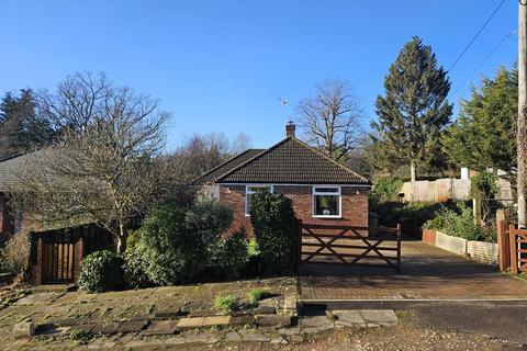 2 bedroom bungalow for sale, Pinewood Road, Ash, Aldershot